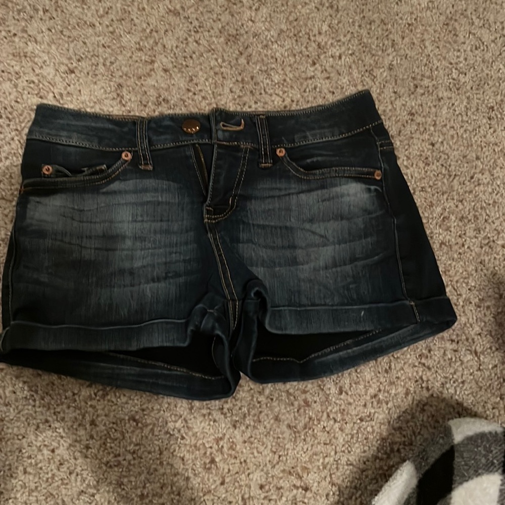 mid rise no boundaries jean shorts